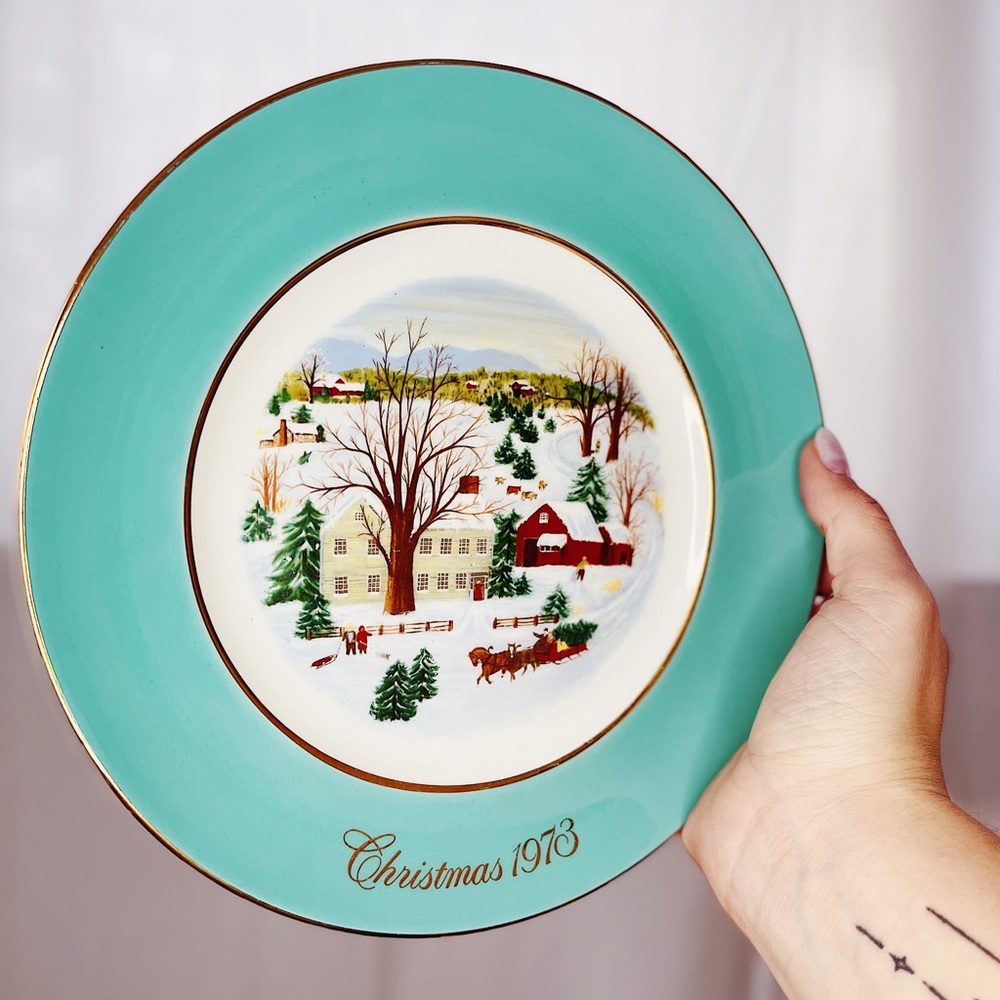 Christmas Plate Series // Third Edition - Enoch Wedgwood Tunstall, LTD, England